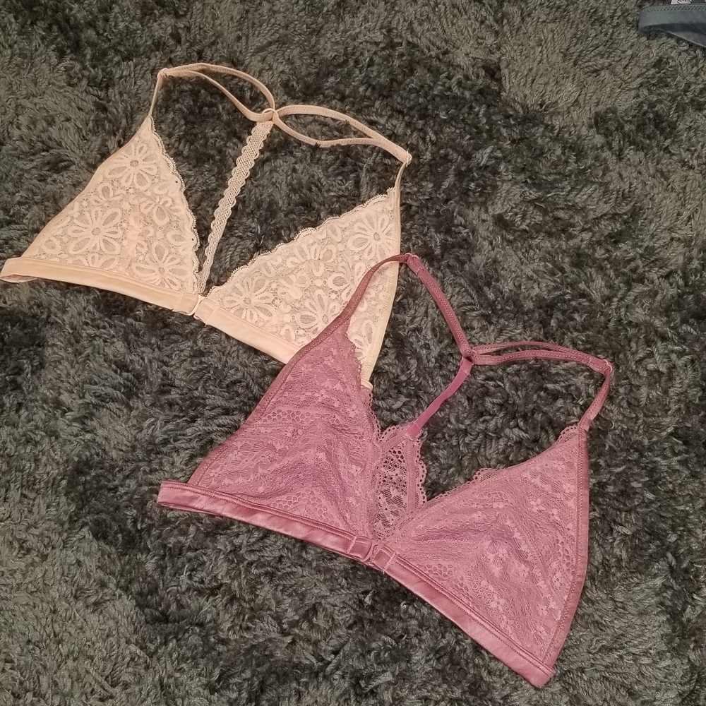 SOLD💕BUNDLE VS Bralettes💕
